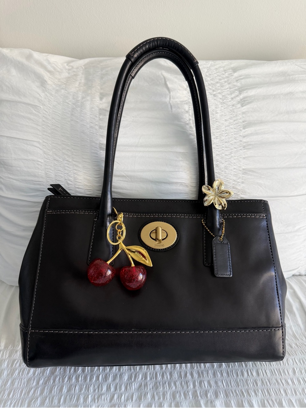Vintage Coach Black Leather Hampton Shoulder Bag w/Gold Hardware